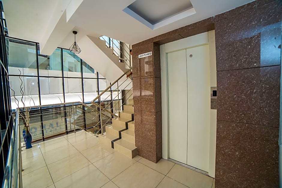 SOUTH GATE RESIDENCY