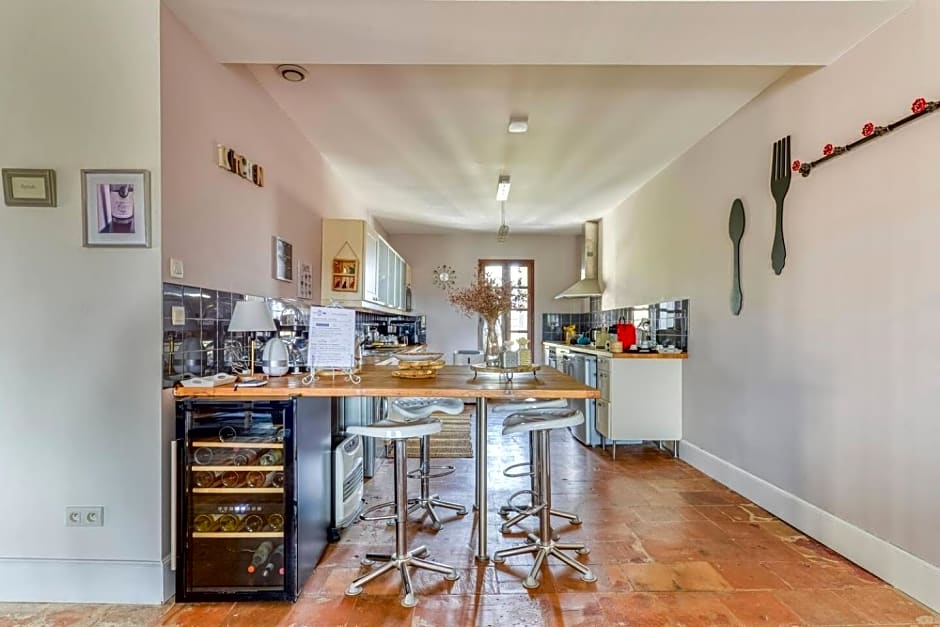 Maison Dix Chambres d'hôtes et Espace SPA Bien être