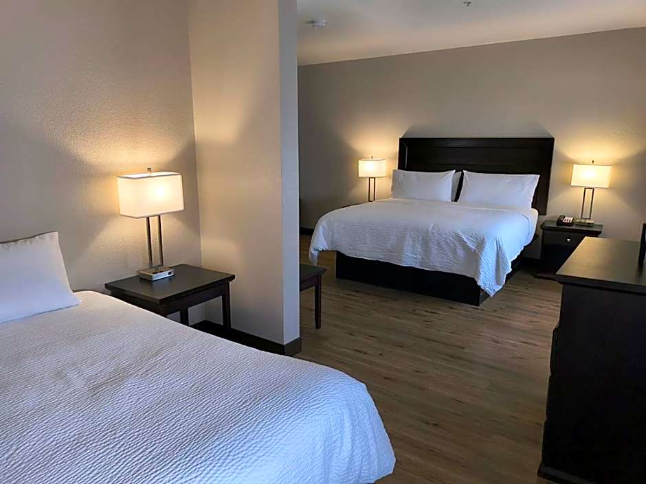 Grander Inn & Suites by IHG