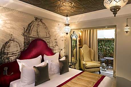 Mona Lisa with Spa Access