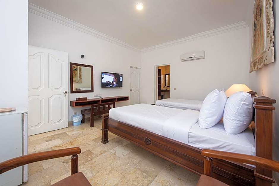 Sari Bunga Hotel - Legian, walking distance to Legian Beach