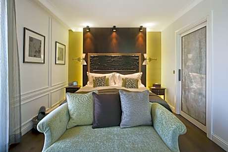 Double Room with Balcony and Lake View