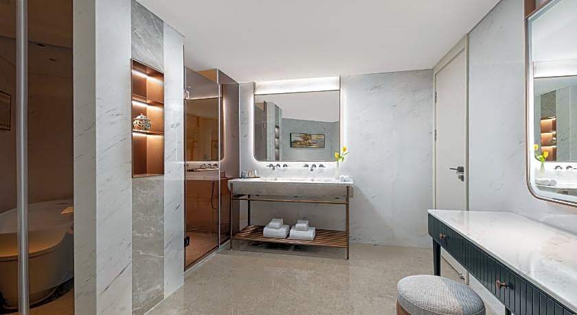 Sunworld Dynasty Hotel