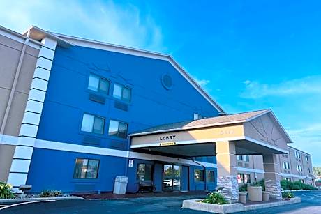 AmericInn by Wyndham Glendale/Milwaukee