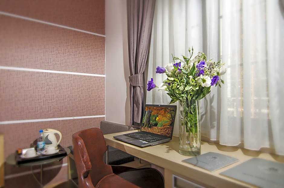 Midas Hotel