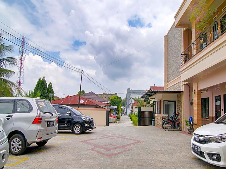 OYO 90233 The Shine Residence