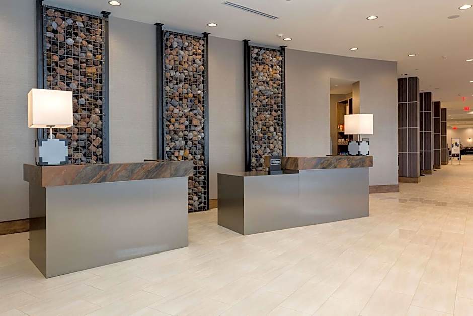 DoubleTree by Hilton Evansville