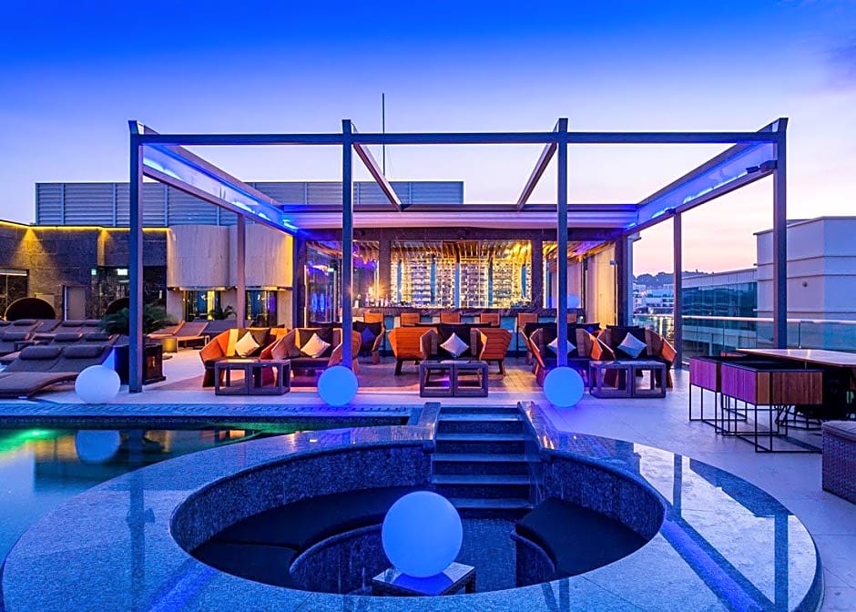 Centara Grand Phratamnak Pattaya