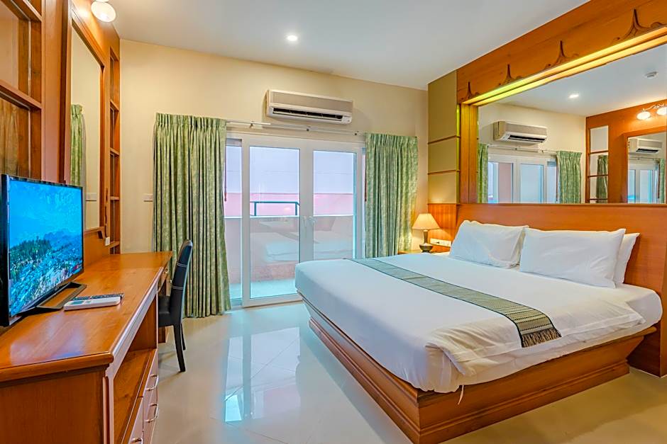 The Whitehouse Condotel