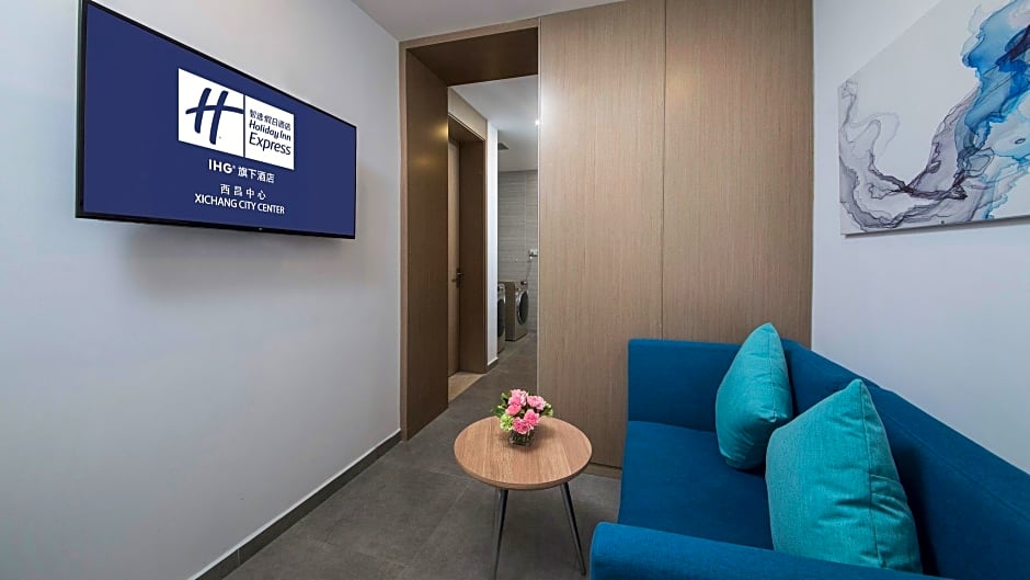 Holiday Inn Express Xichang City Center By IHG