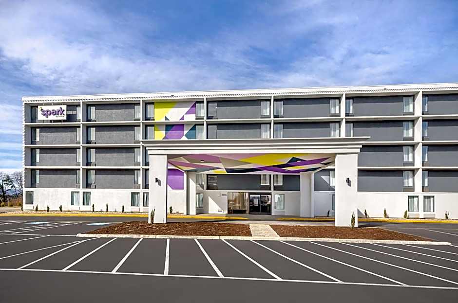 Spark by Hilton Roanoke Airport