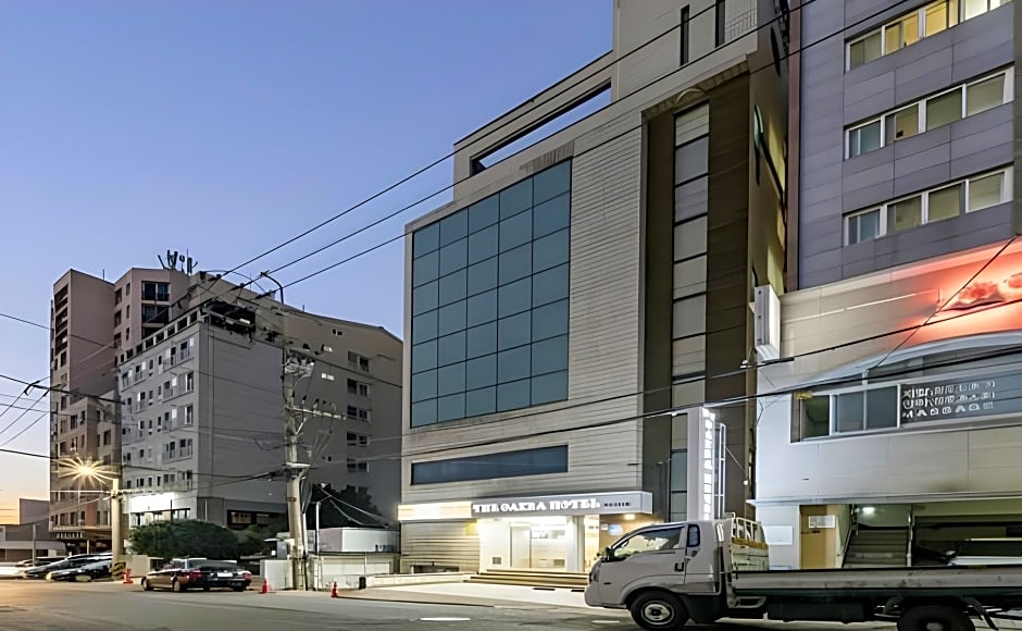 The Oakra Hotel