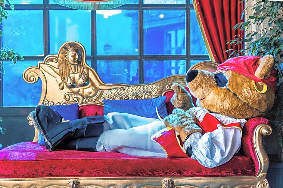 Hotel Pirates World