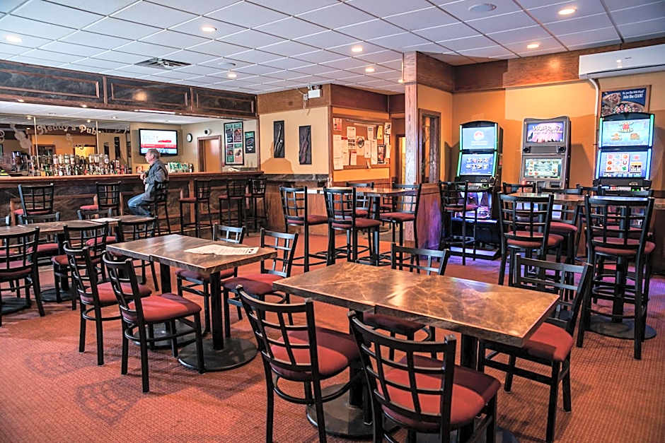 Shallow Bay Motel & Cabins Conference Centre