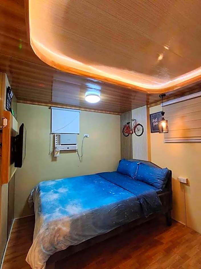 Foto 1 di 4 di Single Room with Private Bathroom
