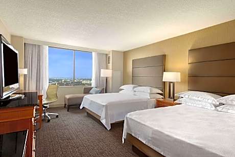 2 Queen Beds