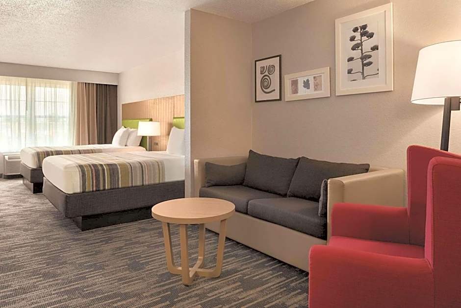 Country Inn & Suites by Radisson, Pella, IA