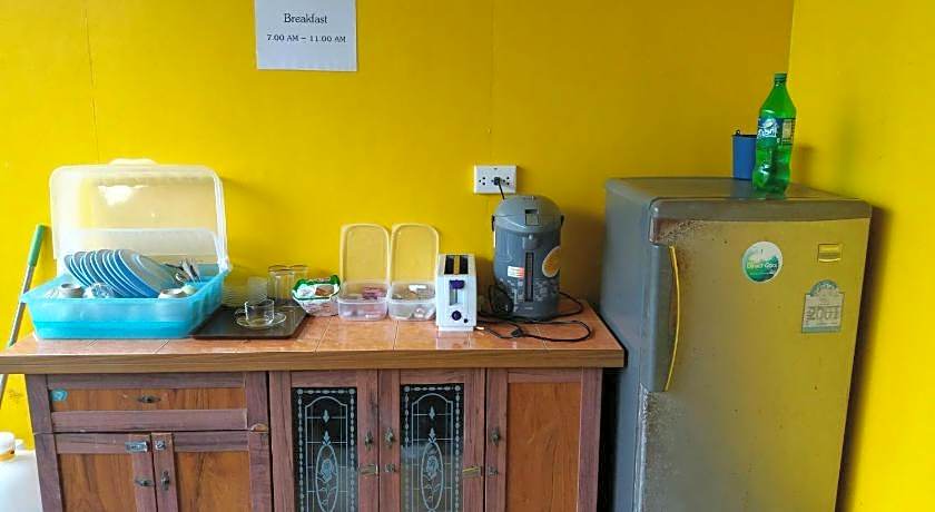 Lanta Long Beach Hostel