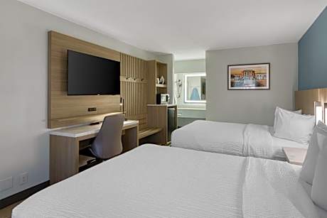 Queen Room with Two Queen Beds - Pet Friendly/Non-Smoking