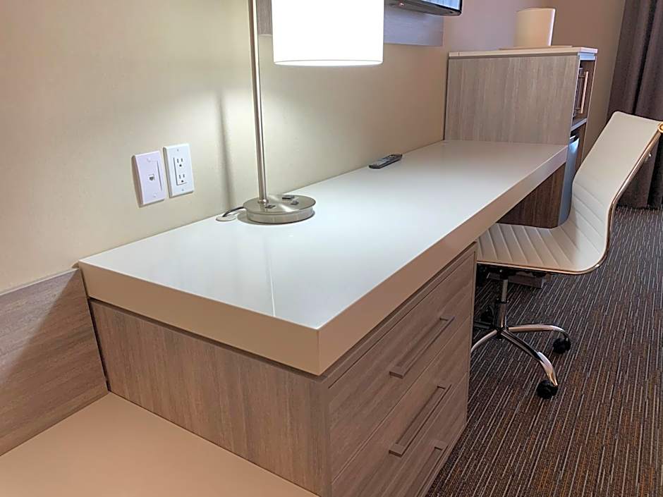 Wingate by Wyndham Kanata West Ottawa