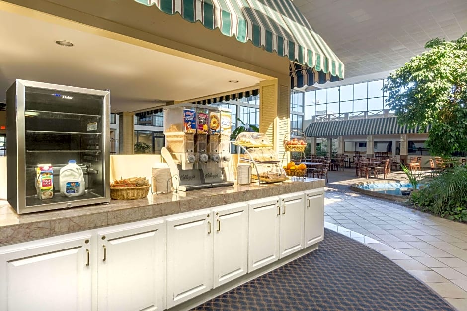 Days Inn by Wyndham Columbus Airport