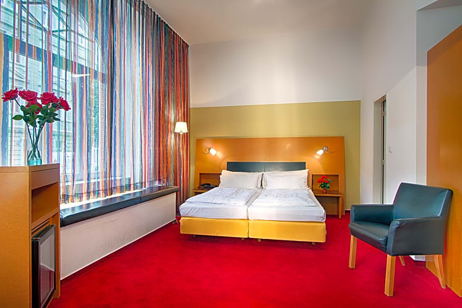 Photo 1 of 6 of Deluxe 1 Double Bed or 2 Beds