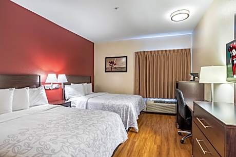 Deluxe Room with Two Double Beds Smoke Free