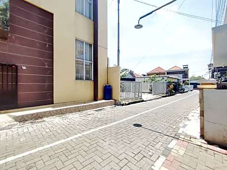 RedDoorz Near Exit Toll Banyumanik Semarang