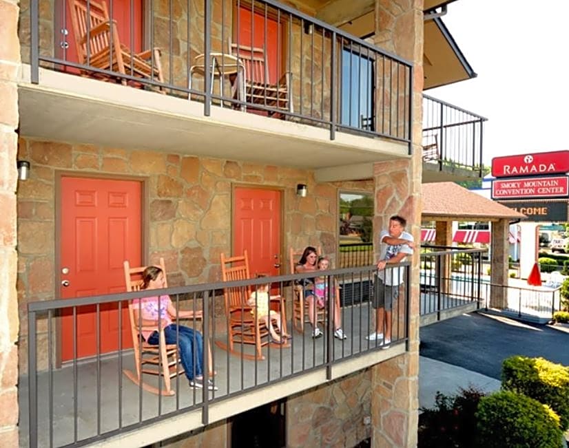 Days Inn By Wyndham Pigeon Forge South
