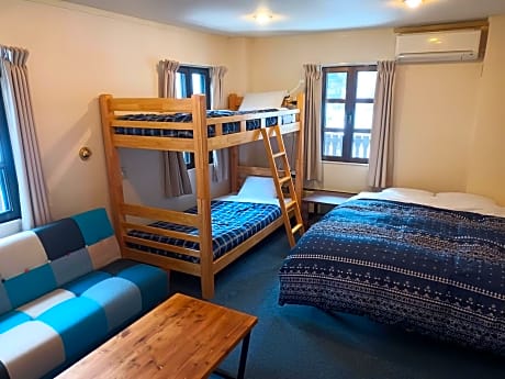 Deluxe Family Suite