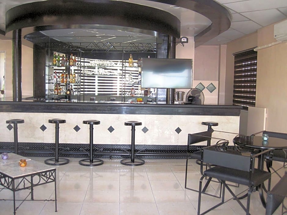 Alicia Hotel & Restaurant