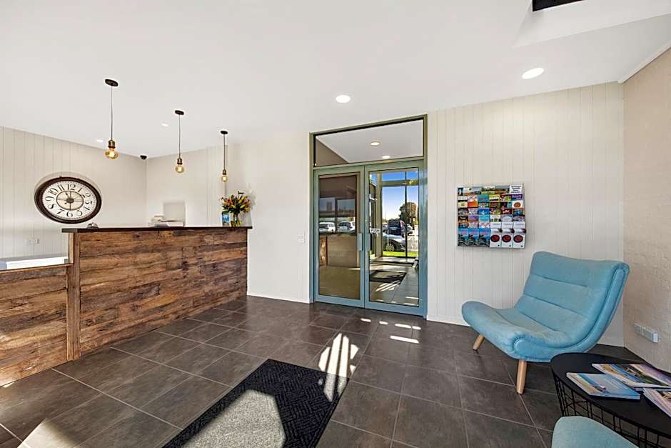 Moonlight Bay Apartments