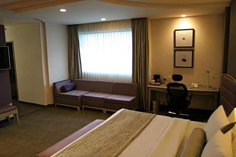 Standard King Room - Disability Access