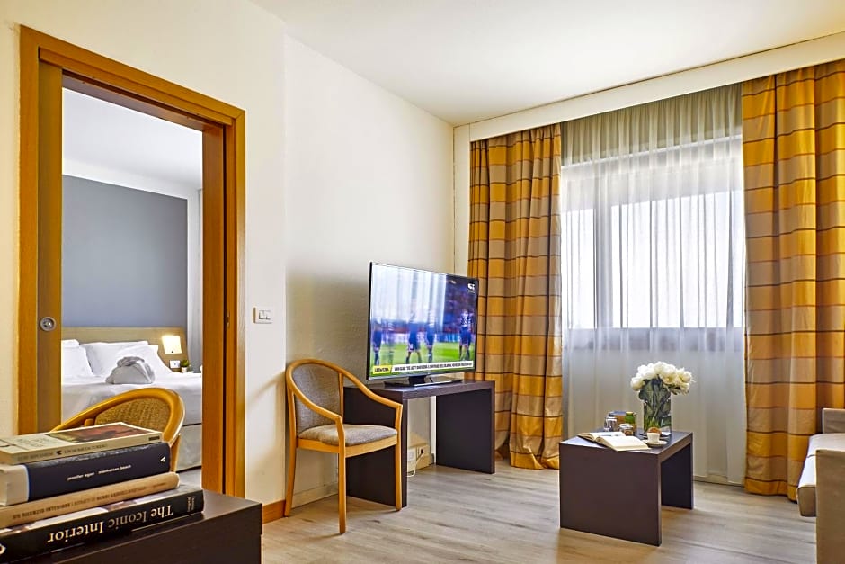 Living Place Hotel