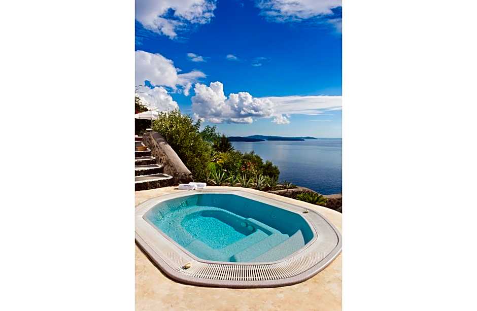 Perivolas Hotel