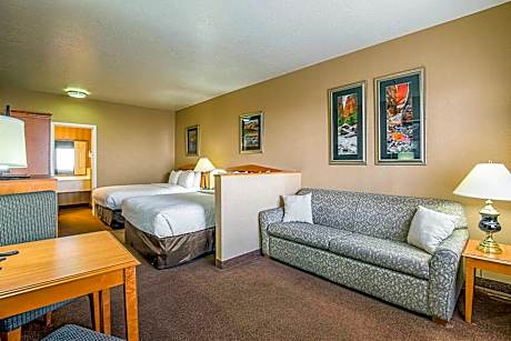 Queen Suite with Two Queen Beds and Sofa Bed - Non-Smoking