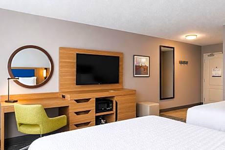 Queen Room with Two Queen Beds - Hearing Access/Non-Smoking