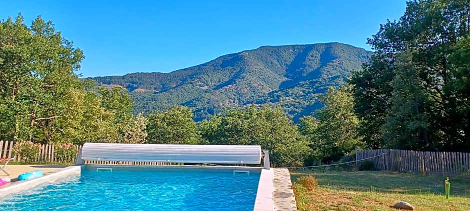 Le Mas De La Siffleuse