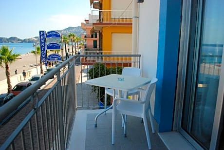 Double Room with Balcony and Sea View