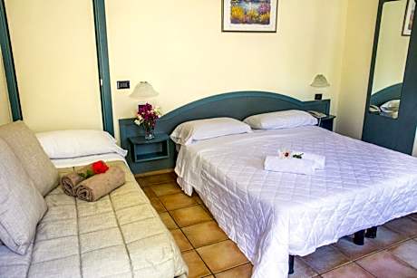 Triple Room