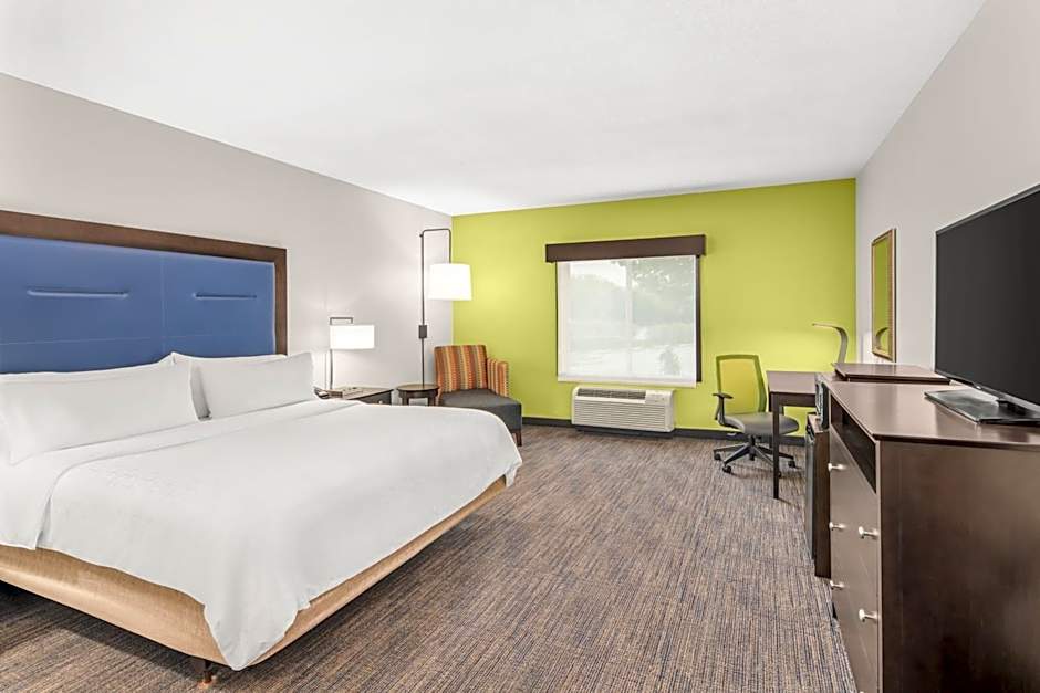 Holiday Inn Express & Suites Wilmington-Newark by IHG