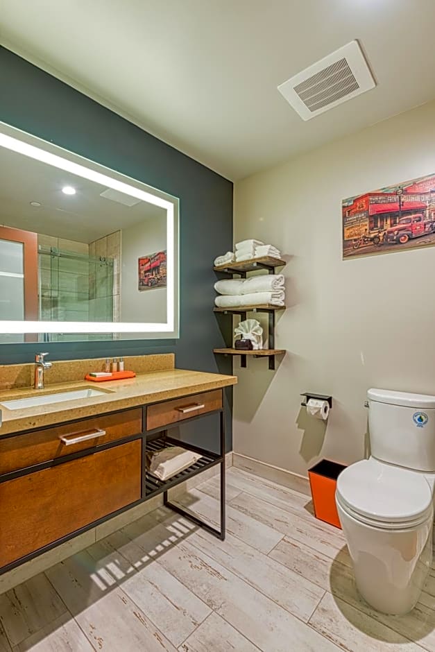 Hotel Lexen Newhall & Santa Clarita - Near Six Flags Magic Mountain