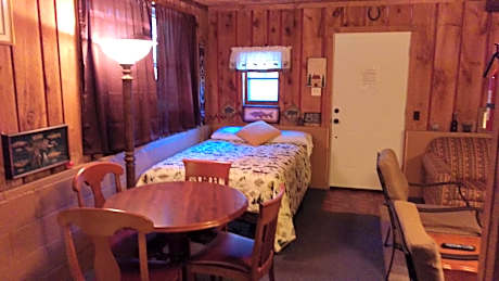 One-Bedroom Cabin
