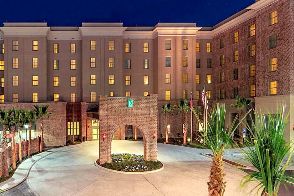 Embassy Suites By Hilton Savannah