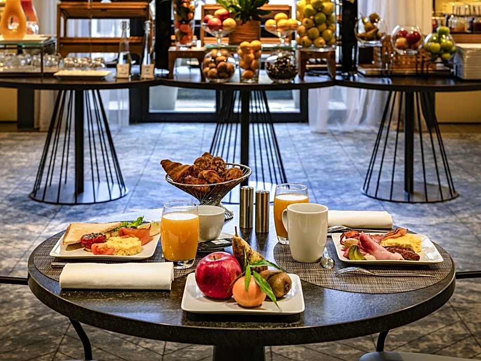 Le Louis Versailles Château Hotel-MGallery