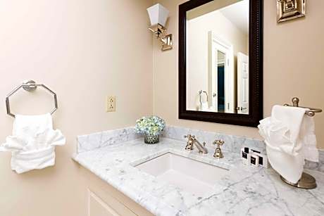 Queen Suite