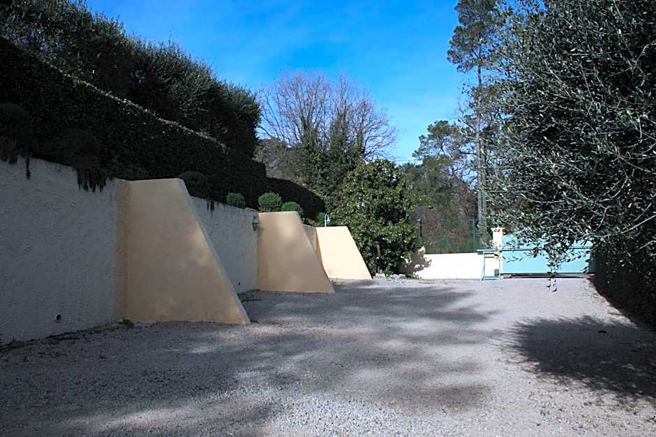 LE MAS DES TARENTES Chambres d'hôtes