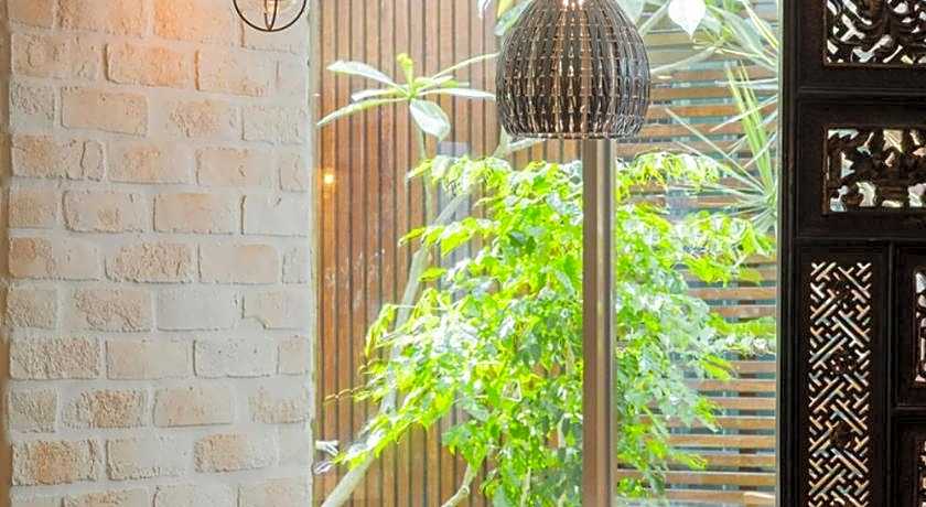 Lan Kwai Fong Garden Hotel 