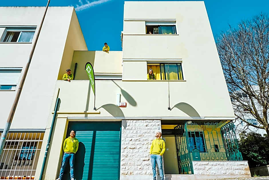 Help Yourself Hostels - Restelo