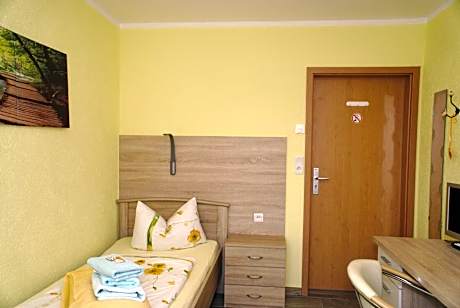 Standard Single Room with Shared Bathroom